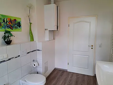 Tageslicht-Bad mit DU/WC