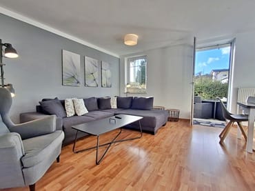 Wohn- und Essbereich mit Zugang zur Terrasse