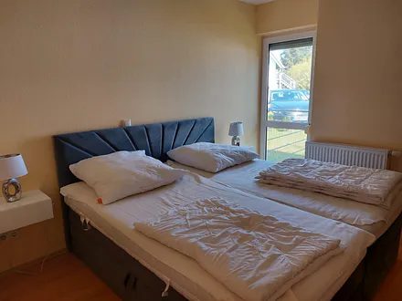 Schlafzimmer 1