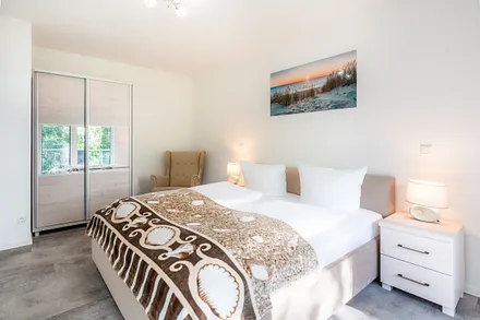 Schlafzimmer mit Doppelbett