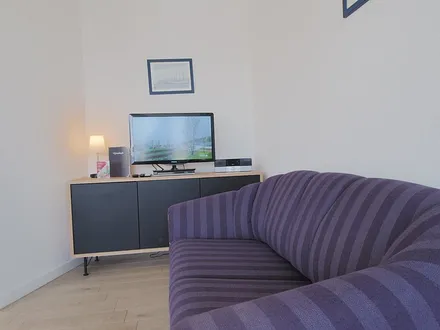 FW1,  Wohnbereich mit der Aufbettungscouch