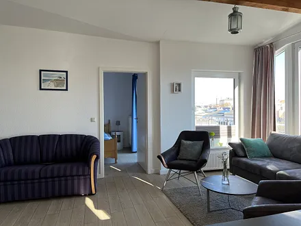 FW1, Wohnbereich mit Aufbettungscouch