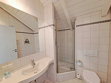 Kleines Bad mit DU/WC