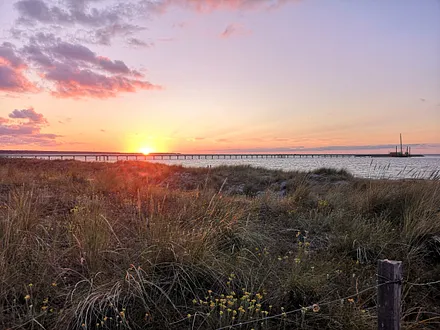 Sonnenuntergang an der neuen Seebrücke