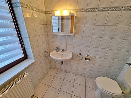 Tageslicht-Bad mit DU/WC