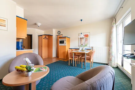 Wohnzimmer mit Essplatz