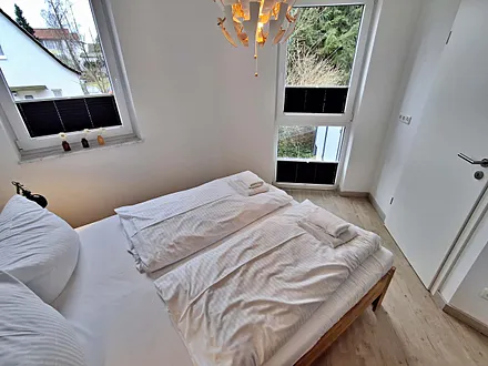 1. Schlafzimmer mit Doppelbett