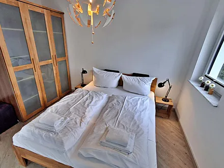 1. Schlafzimmer mit Doppelbett