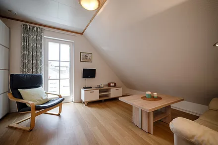 Wohnraum zu Schlafzimmer 5 