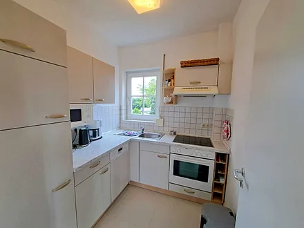 separate voll ausgestattete Küche