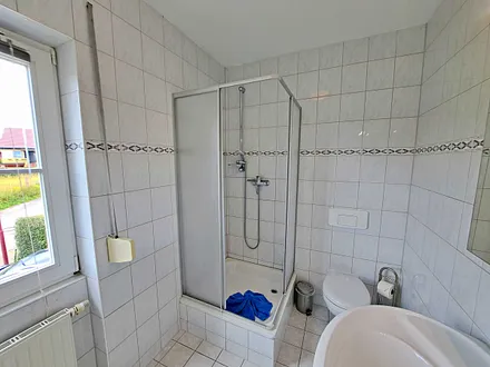 Tageslicht-Bad mit DU/WC