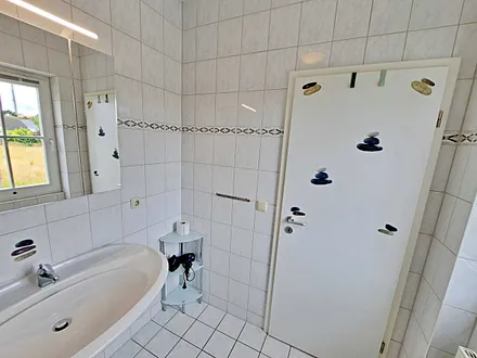 Tageslicht-Bad mit DU/WC