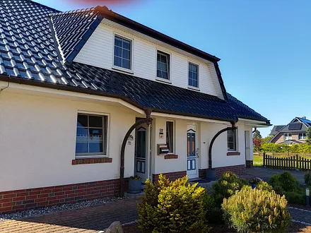 Vorderansicht Gebäude