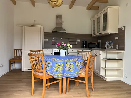 Küchen- und Essbereich