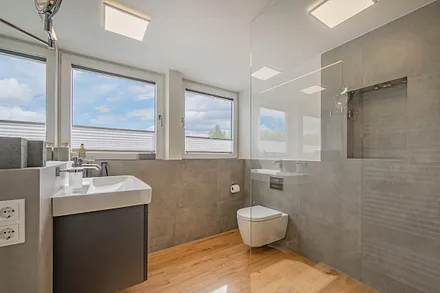 Bad mit ebenerdiger Dusche