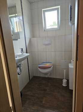 separates WC