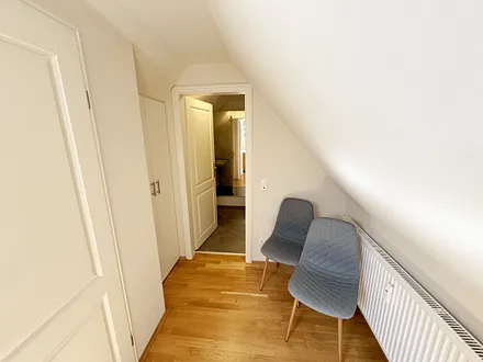 2. Schlafzimmer mit angrenzendem Gäste-WC