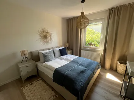 Schlafbereich mit Doppelbett 160 x 200 cm