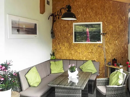 Terrasse  mit Überdachung 