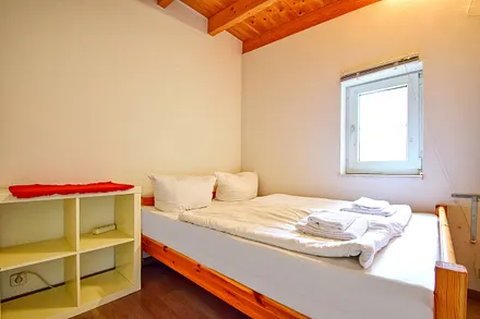 Schlafzimmer mit Doppelbett