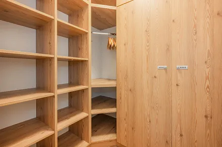 begehbarer Kleiderschrank