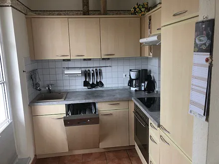 Küche mit Ausgang zur Terrasse