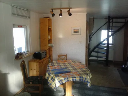 Essecke rechts Wendeltreppe Schlafraum,Tür ins WC