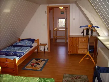 Schlafraum oben 3. Einzelbett Richtung treppe