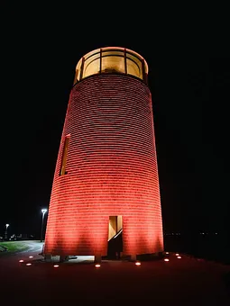 Der Aussichtsturm Uitkieker am Yachthafen
