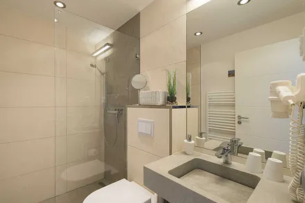 Badezimmer 2  mit Dusche  und WC