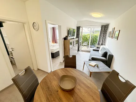 Essplatz mit Blick in den Wohnbereich