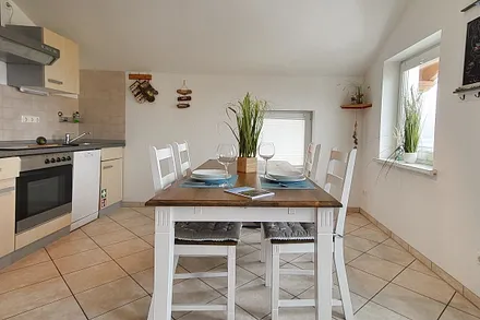 Küche mit Essbereich