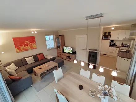 Wohnzimmer mit Essecke