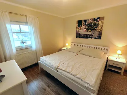 zweites Schlafzimmer mit Doppelbett