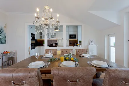 Essbereich mit Balkon