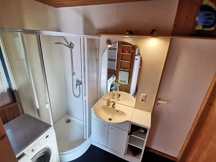 Duschbad inkl. Waschmaschine