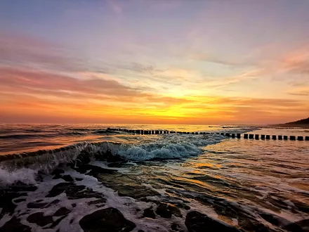 Sonnenaufgang über der See