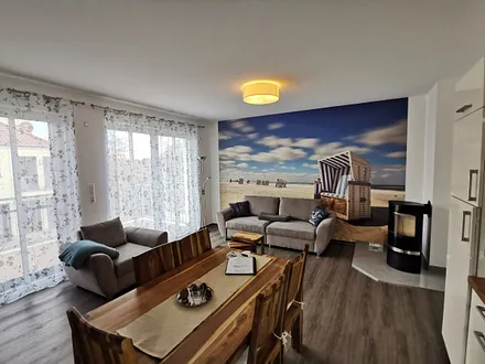 Wohnzimmer mit Essbereich