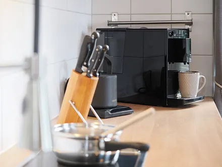 sehr gut ausgestattete Küche