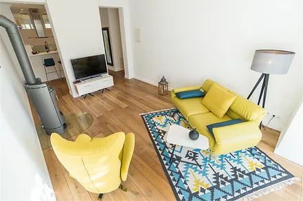 Wohnbereick mit Blick in die Küche