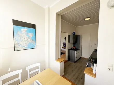 Essplatz angrenzend zur Küchenzeile