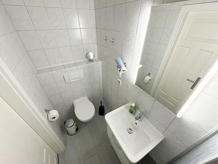 Badezimmer mit Waschplatz