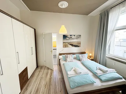 Schlafzimmer mit Insektenschutzgitter