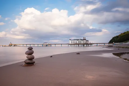 weißer Sandstrand im Ostseebad Sellin