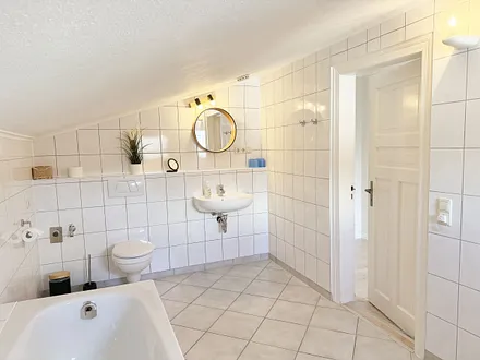 gefliestes Badezimmer