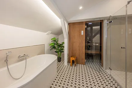 Bad mit eigener Sauna