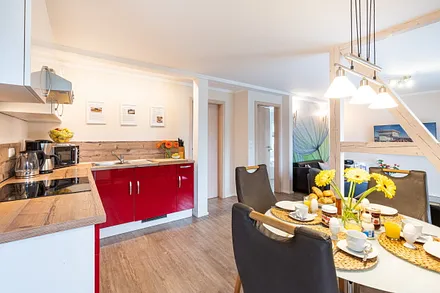 Küche mit Essbereich