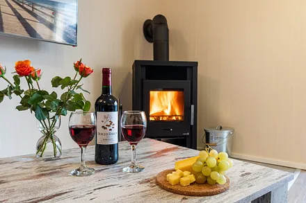 Wohnzimmer mit Kamin