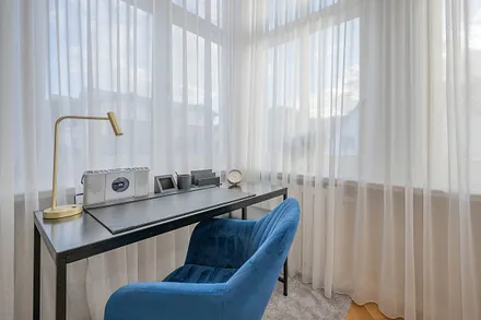 separater Schreibtisch 