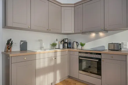 voll ausgestattete Küchenzeile